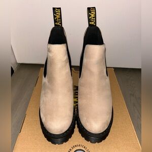 Dr. Martens Hurston Chelsea Boots
